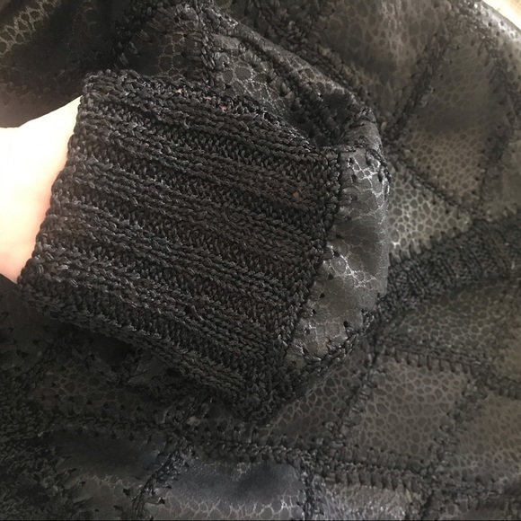 ⛔️SOLD⛔️Vintage 80s handmade leather top - Picture 3 of 7